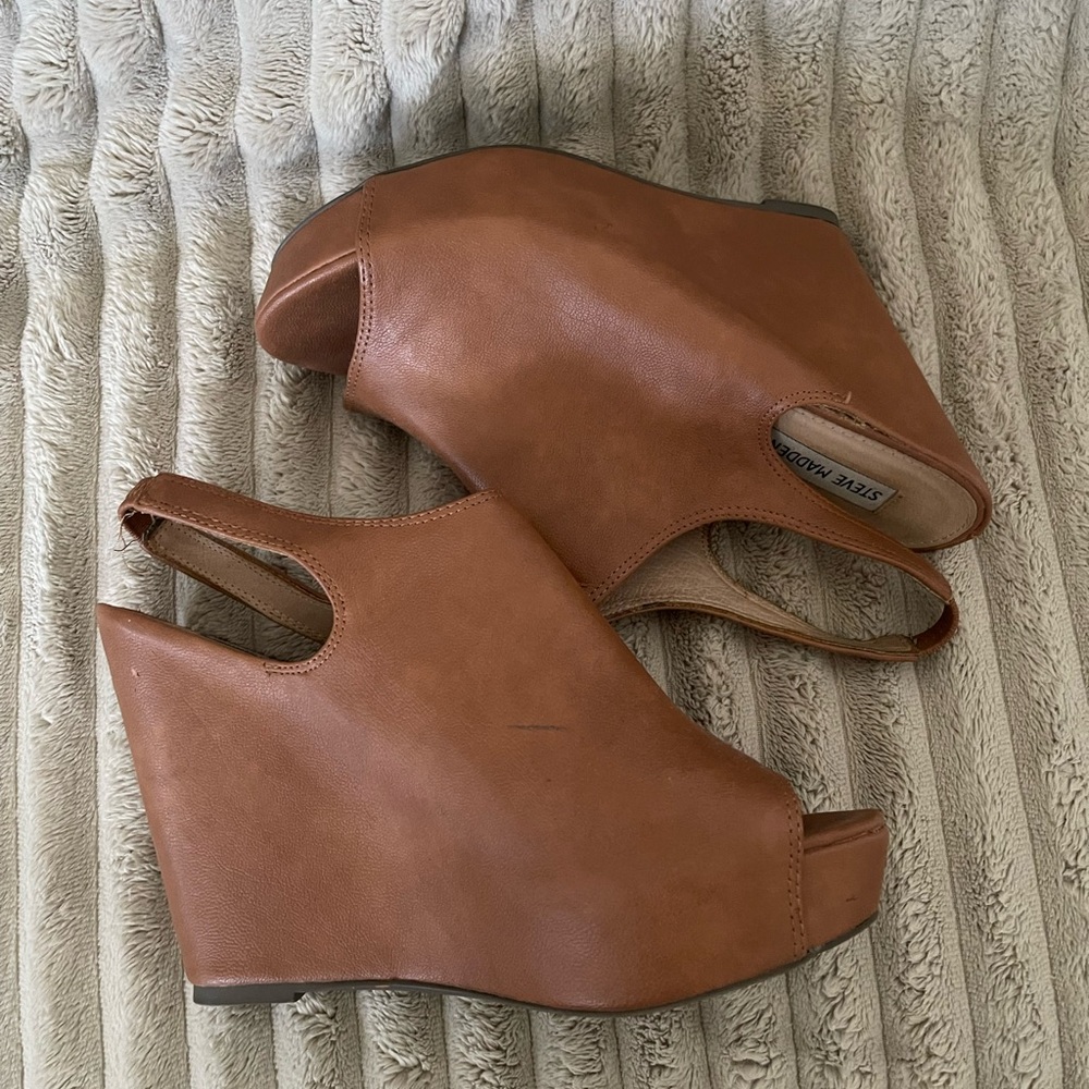 Steve Madden Tan Wedge Shoes